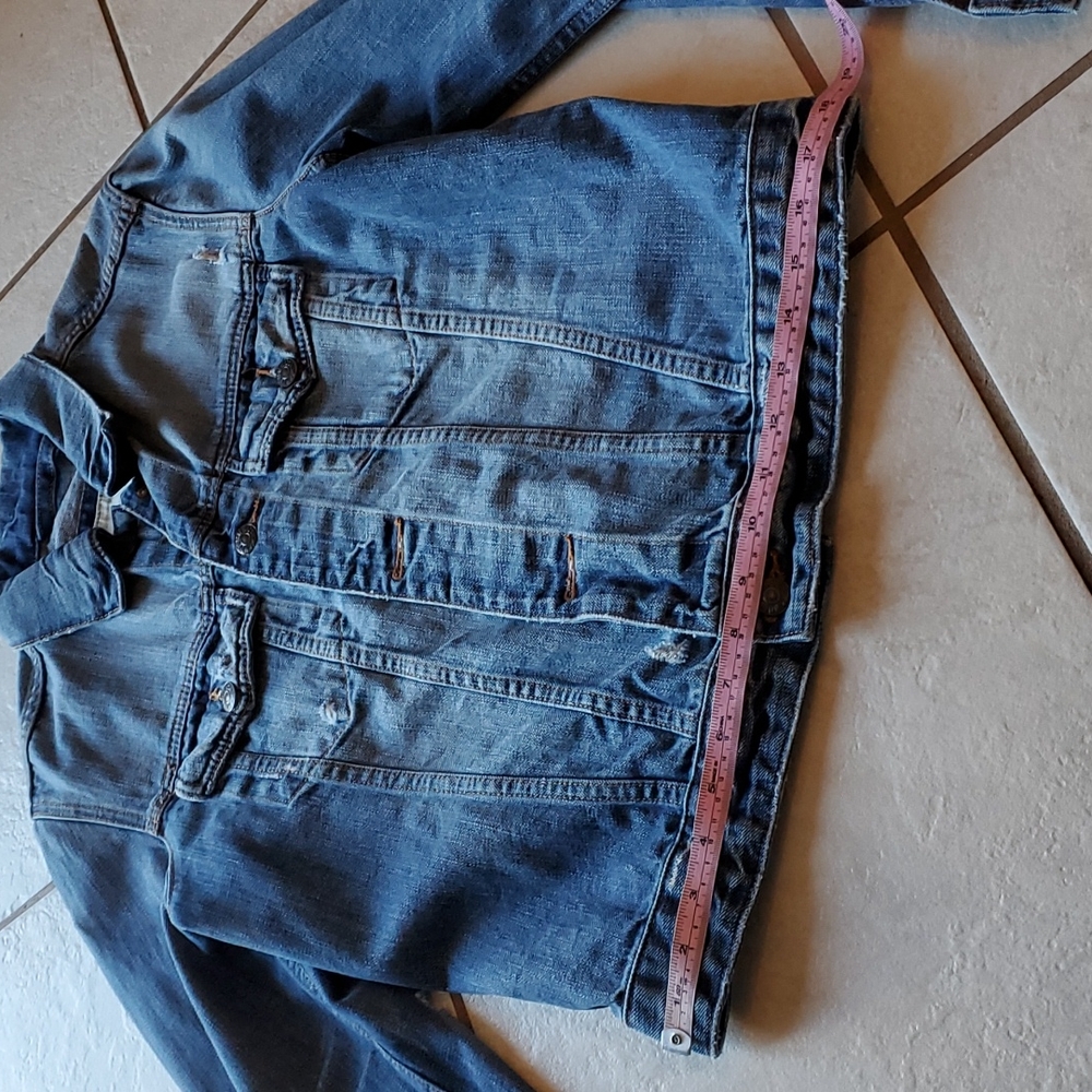 holister distressed denim jacket - Picture 7 of 12